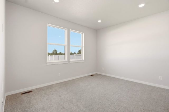 1231 N High Desert Dr, Deer Park, WA 99006