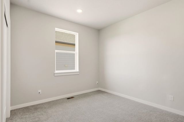 1231 N High Desert Dr, Deer Park, WA 99006