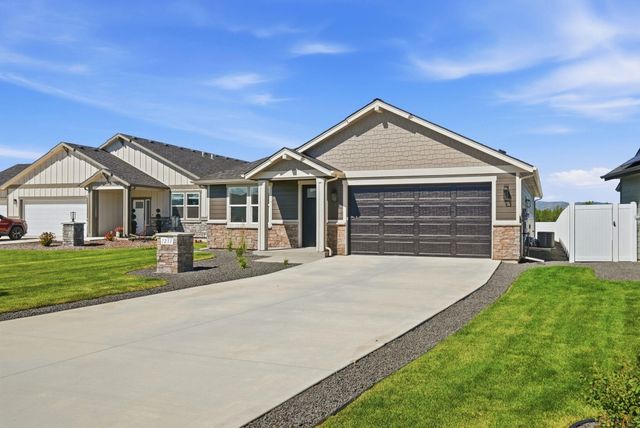 1231 N High Desert Dr, Deer Park, WA 99006