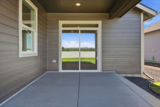 1231 N High Desert Dr, Deer Park, WA 99006