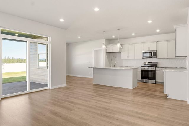1231 N High Desert Dr, Deer Park, WA 99006