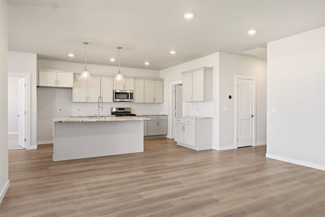 1231 N High Desert Dr, Deer Park, WA 99006