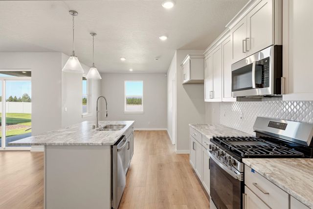 1231 N High Desert Dr, Deer Park, WA 99006