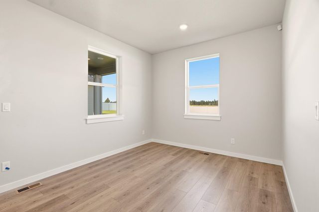 1231 N High Desert Dr, Deer Park, WA 99006