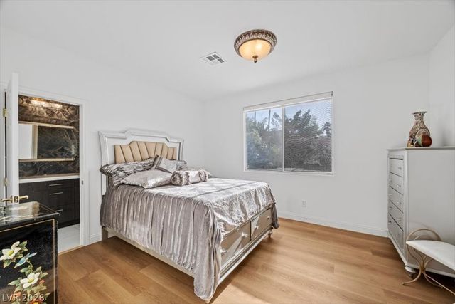 1417 Misty Moat Street, Las Vegas, NV 89117