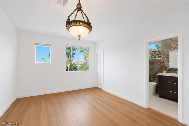 1417 Misty Moat Street, Las Vegas, NV 89117