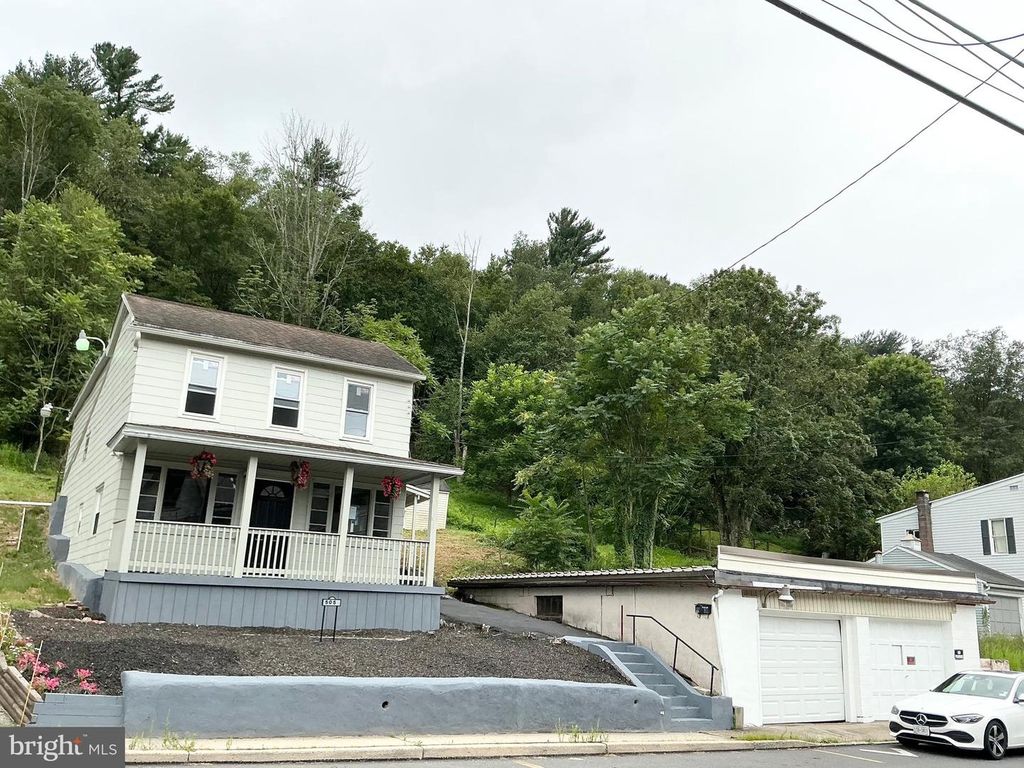 505 PEACOCK ST, Pottsville, PA 17901