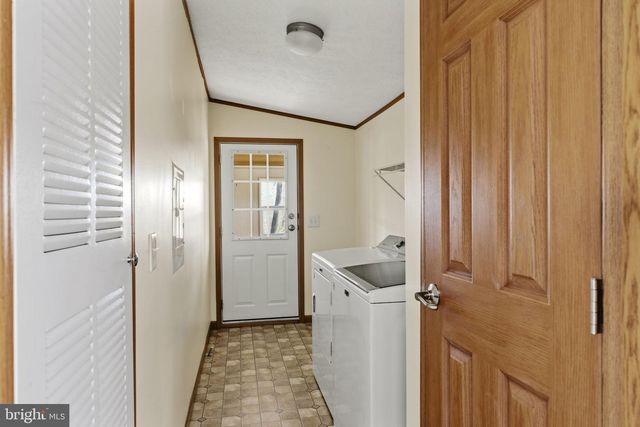 28 CEDAR ST, Manchester, PA 17345