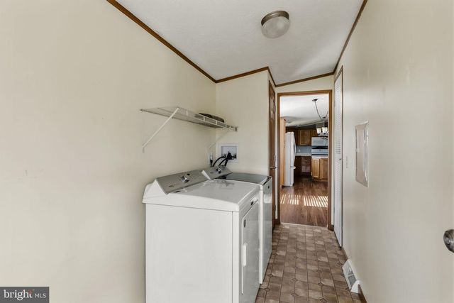 28 CEDAR ST, Manchester, PA 17345