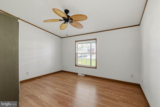 28 CEDAR ST, Manchester, PA 17345