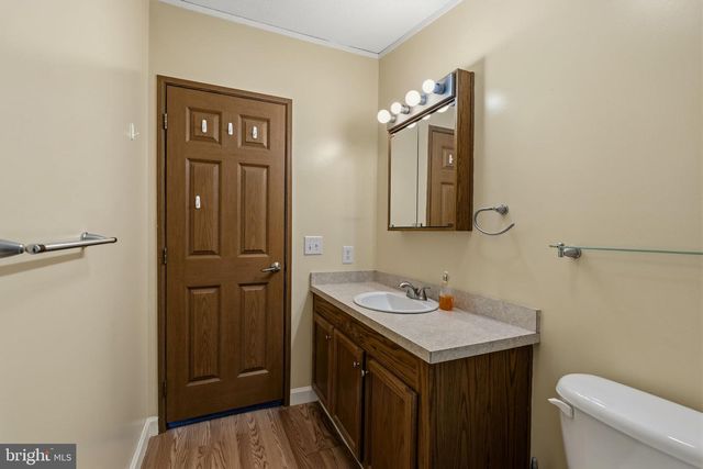 28 CEDAR ST, Manchester, PA 17345
