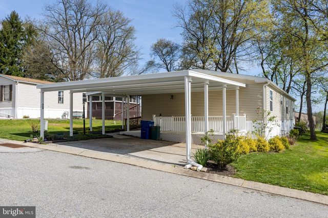 28 CEDAR ST, Manchester, PA 17345