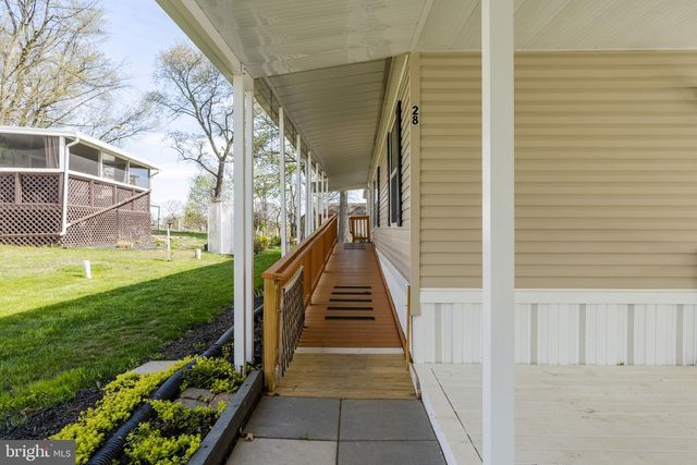 28 CEDAR ST, Manchester, PA 17345