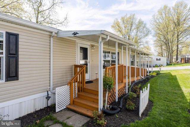 28 CEDAR ST, Manchester, PA 17345