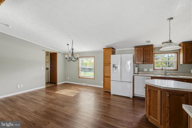 28 CEDAR ST, Manchester, PA 17345