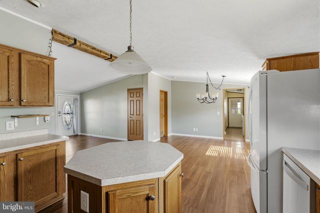 28 CEDAR ST, Manchester, PA 17345