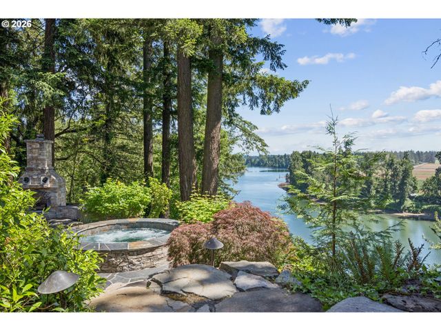 30100 Sw MOUNTAIN Rd, West Linn, OR 97068