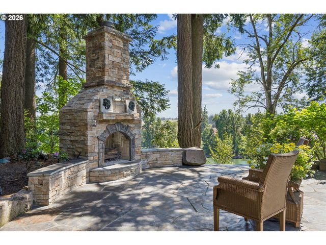 30100 Sw MOUNTAIN Rd, West Linn, OR 97068