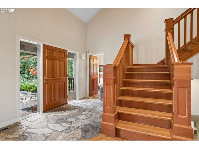 30100 Sw MOUNTAIN Rd, West Linn, OR 97068