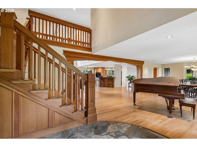 30100 Sw MOUNTAIN Rd, West Linn, OR 97068