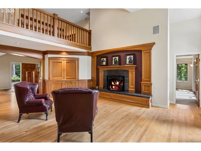 30100 Sw MOUNTAIN Rd, West Linn, OR 97068