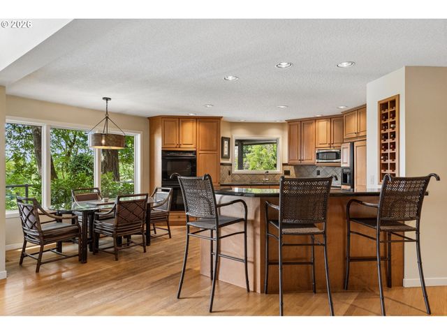 30100 Sw MOUNTAIN Rd, West Linn, OR 97068