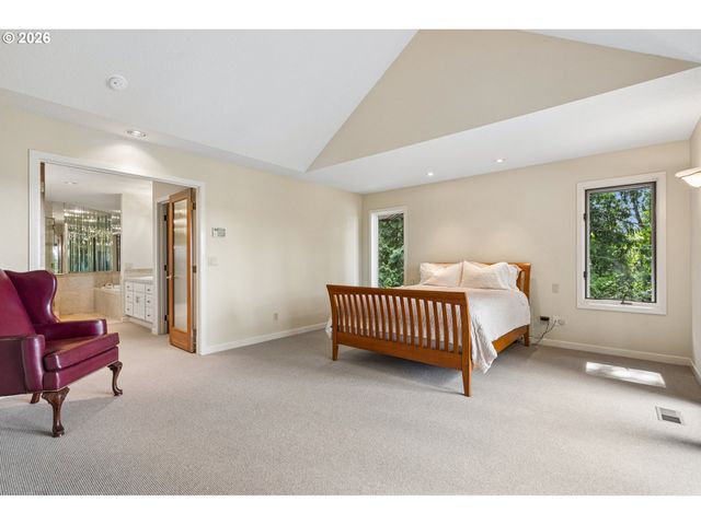 30100 Sw MOUNTAIN Rd, West Linn, OR 97068