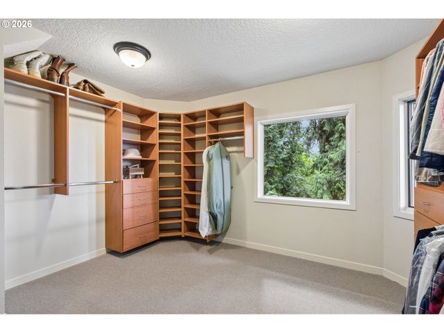 30100 Sw MOUNTAIN Rd, West Linn, OR 97068