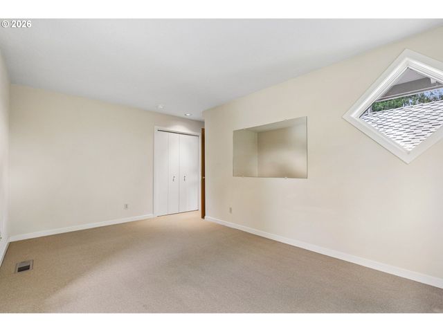 30100 Sw MOUNTAIN Rd, West Linn, OR 97068