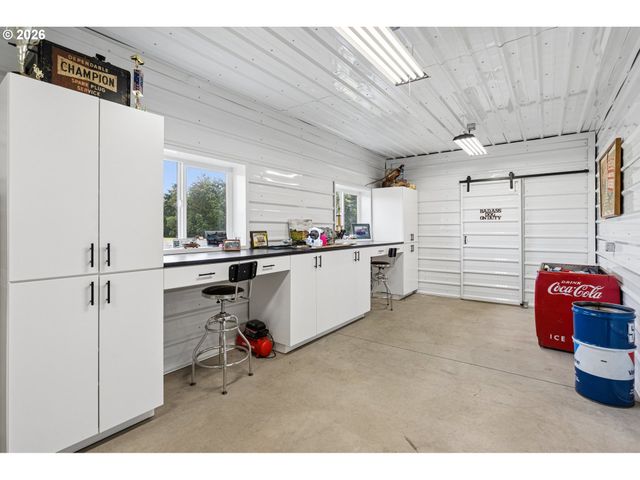 30100 Sw MOUNTAIN Rd, West Linn, OR 97068