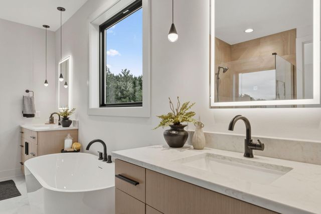 9602 Crestwood Terrace, Eden Prairie, MN 55347