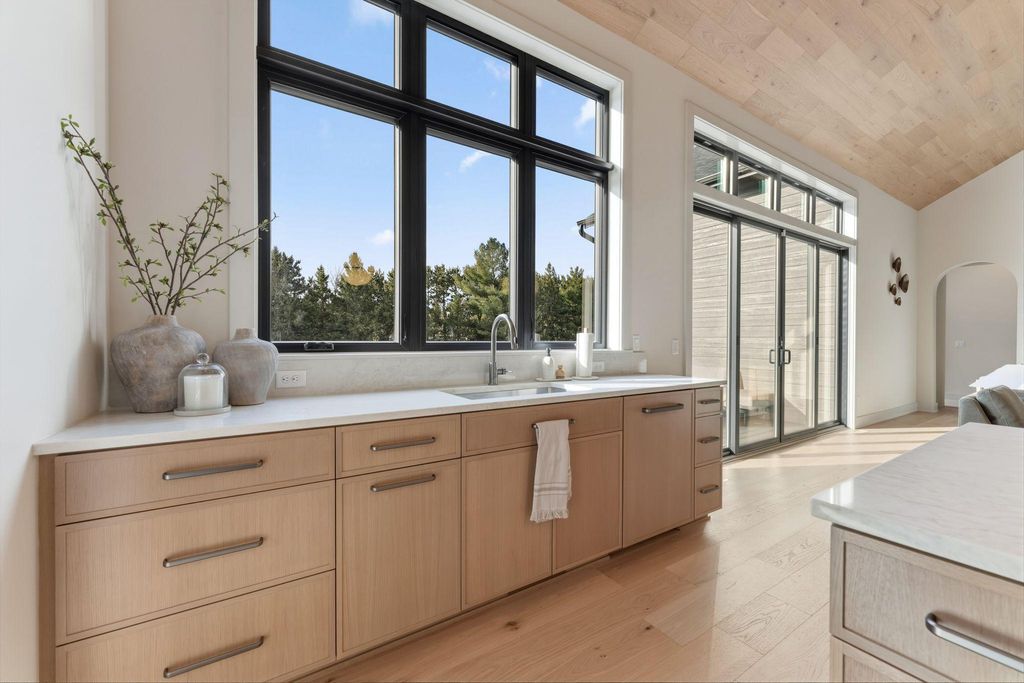 9602 Crestwood Terrace, Eden Prairie, MN 55347