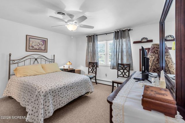 6 Dupont Court, Toms River, NJ 08757