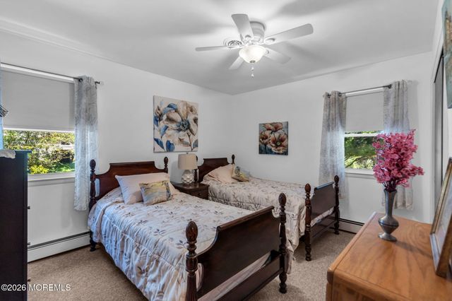 6 Dupont Court, Toms River, NJ 08757