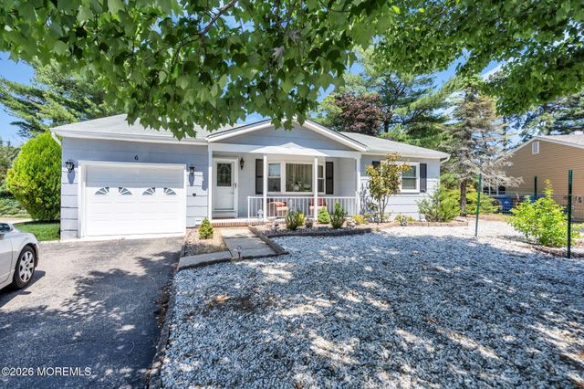 6 Dupont Court, Toms River, NJ 08757