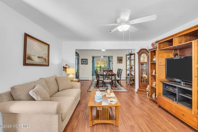6 Dupont Court, Toms River, NJ 08757