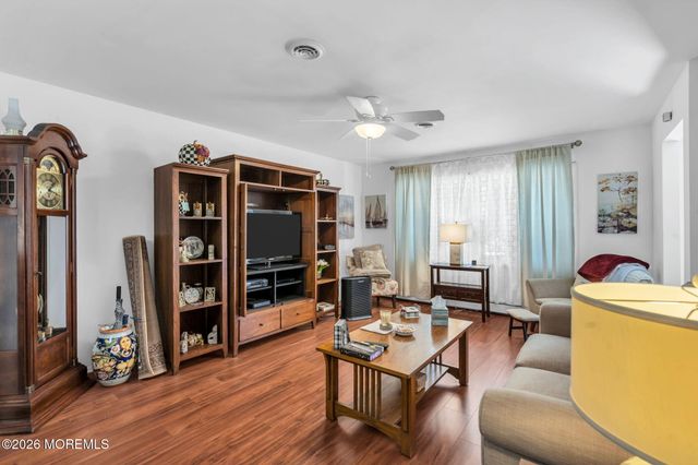 6 Dupont Court, Toms River, NJ 08757