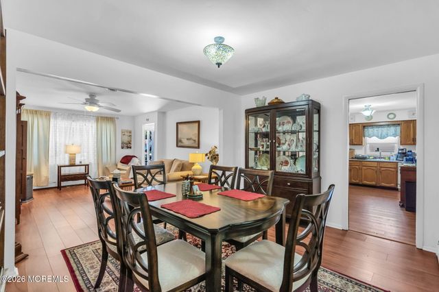 6 Dupont Court, Toms River, NJ 08757