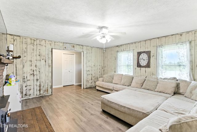 926 Weaver Hill Drive, Maryville, TN 37803