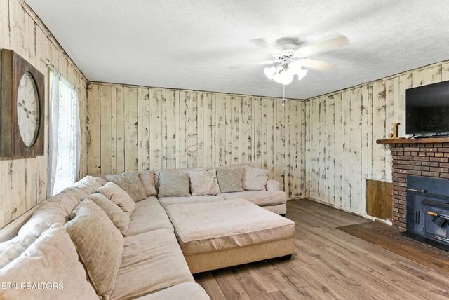 926 Weaver Hill Drive, Maryville, TN 37803