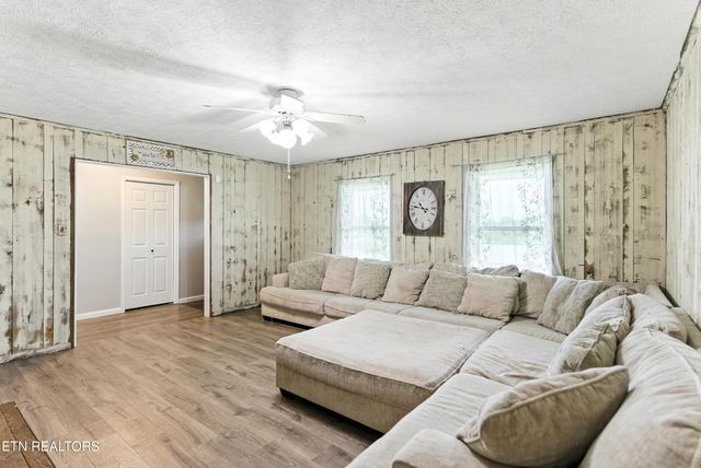926 Weaver Hill Drive, Maryville, TN 37803
