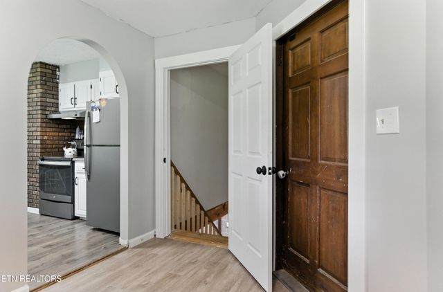 926 Weaver Hill Drive, Maryville, TN 37803