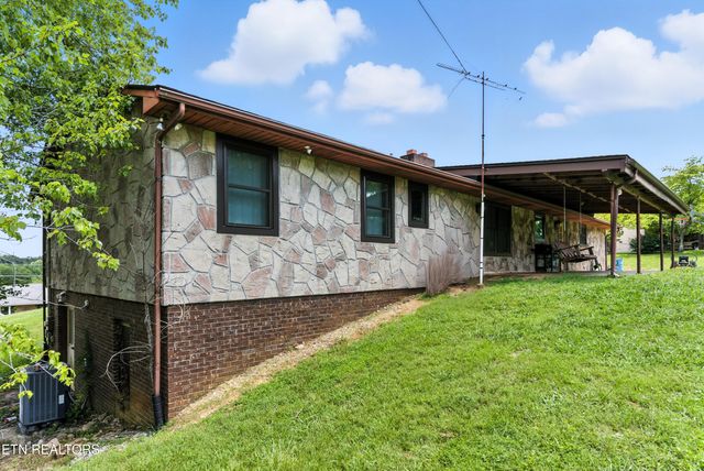 926 Weaver Hill Drive, Maryville, TN 37803