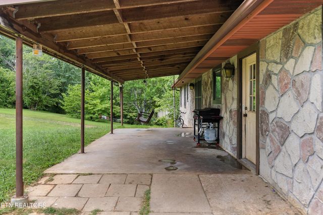 926 Weaver Hill Drive, Maryville, TN 37803