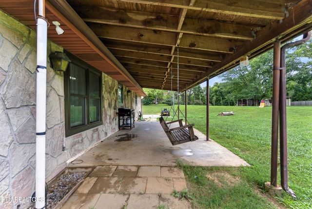 926 Weaver Hill Drive, Maryville, TN 37803