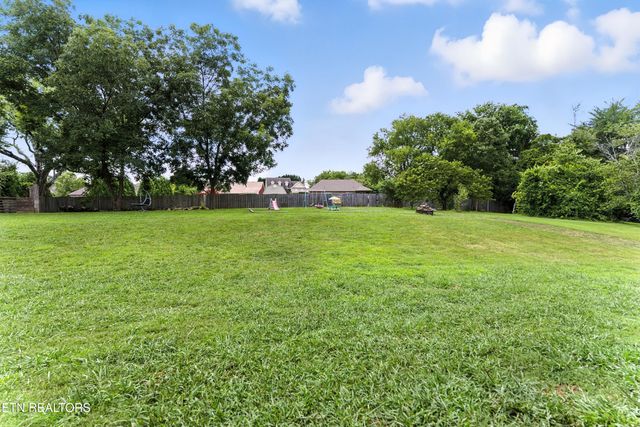 926 Weaver Hill Drive, Maryville, TN 37803