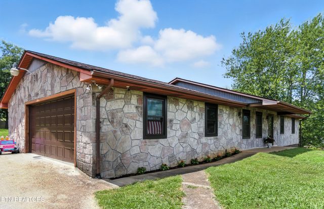 926 Weaver Hill Drive, Maryville, TN 37803
