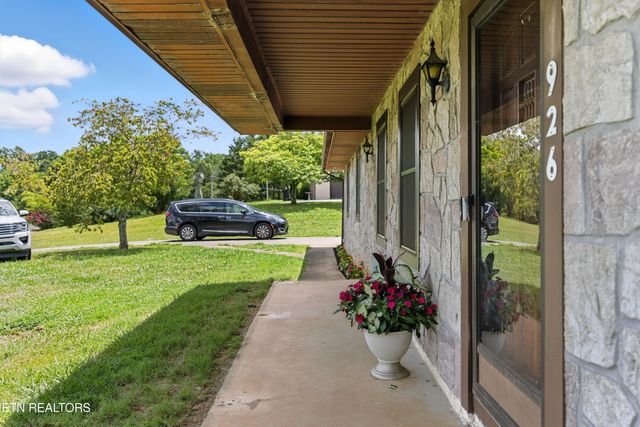 926 Weaver Hill Drive, Maryville, TN 37803