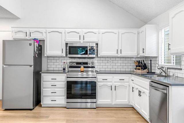 3656 W Harvard Avenue, Fresno, CA 93722