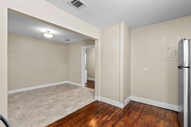 409 E Austin Street, Bellville, TX 77418